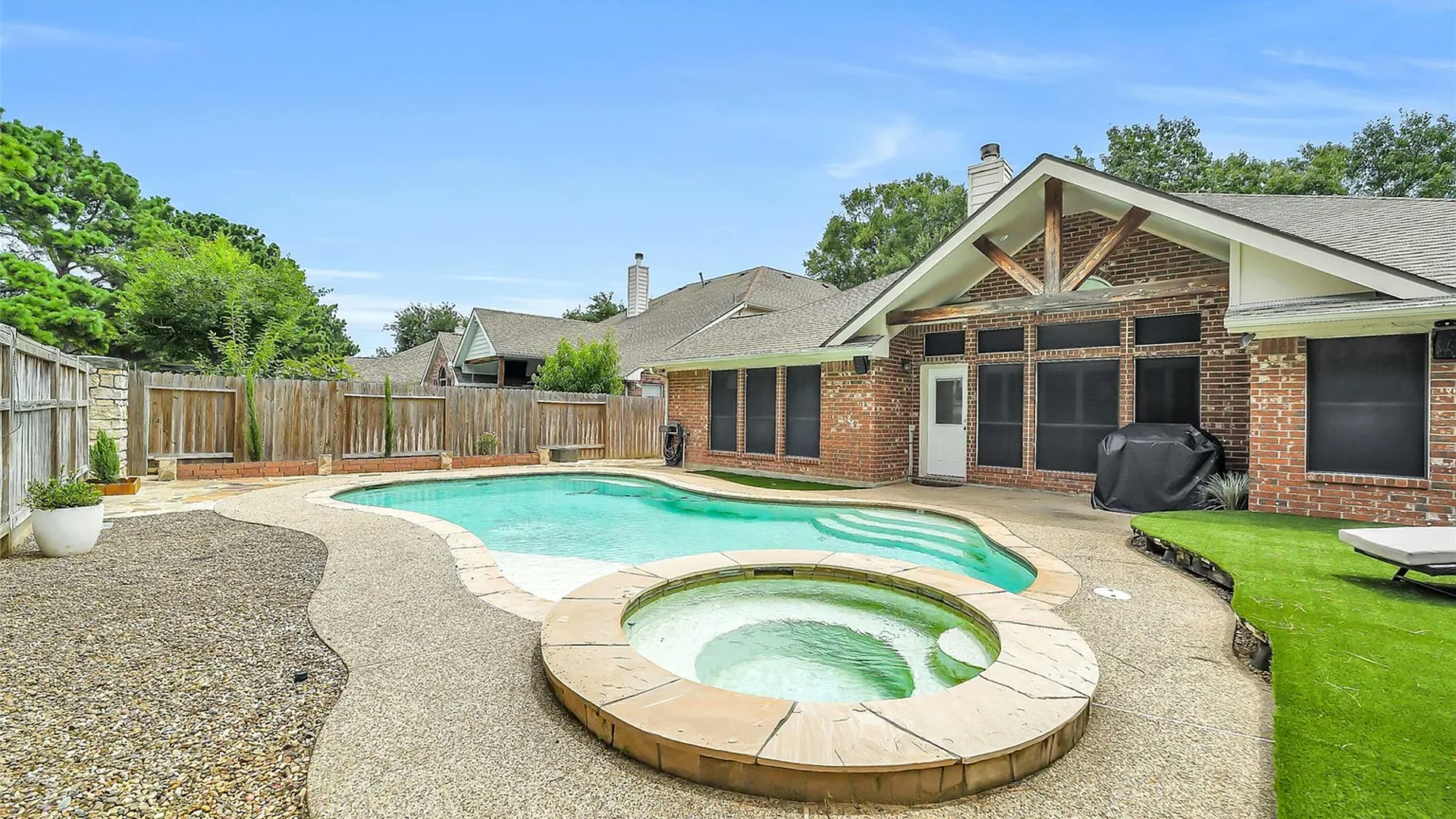 Pool & spa